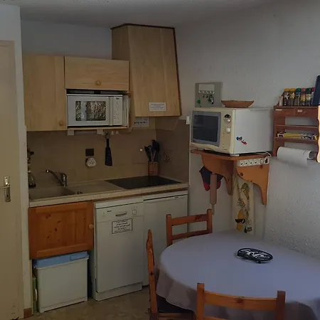 Apartment 2 Pieces Avec Terrasse, Proche Commodites Et Navettes, 4 Pers, Wifi, Parking, - Fr-1-676-187 *